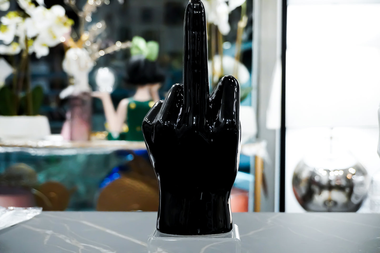 Scultura Mano "Dito Medio"