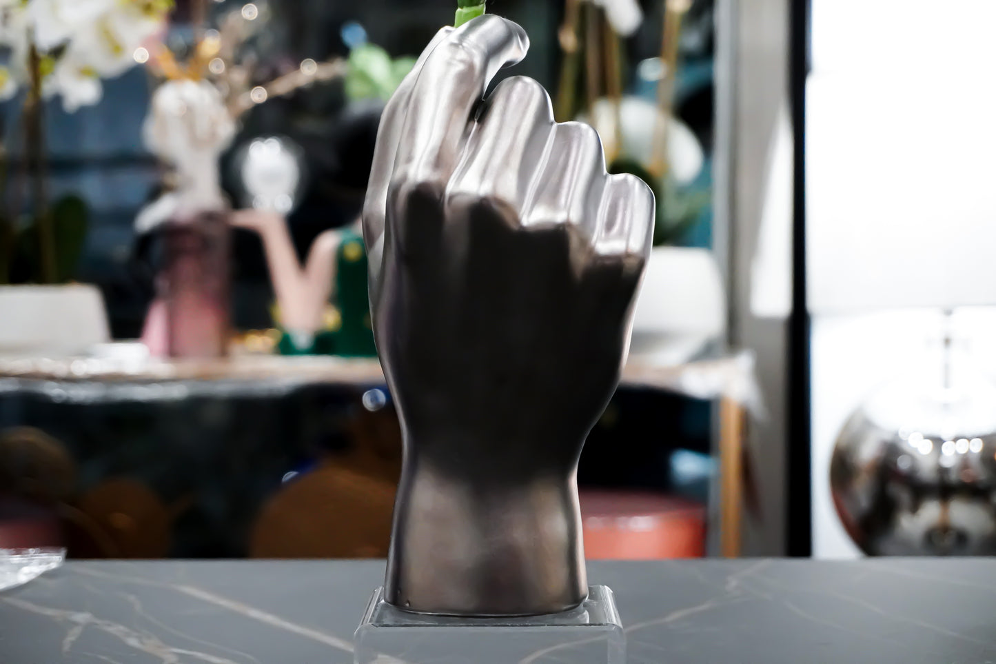 Scultura mano "Vaso"