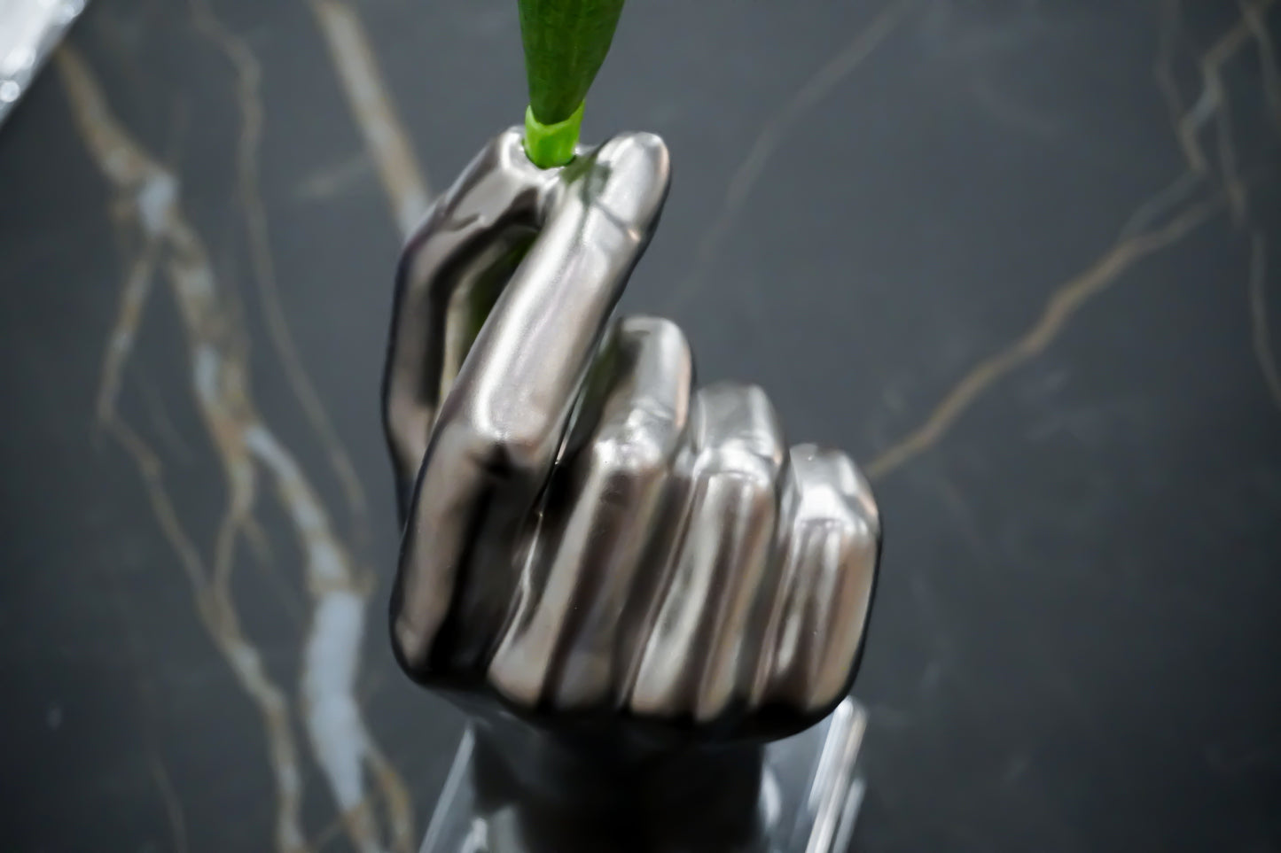 Scultura mano "Vaso"