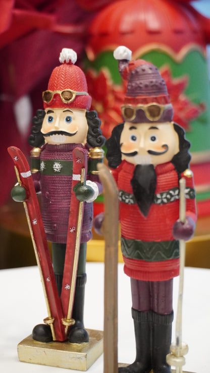 Coppia statuina sciatori