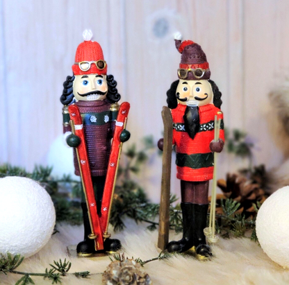 Coppia statuina sciatori