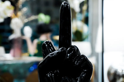 Scultura Mano "Dito Medio"